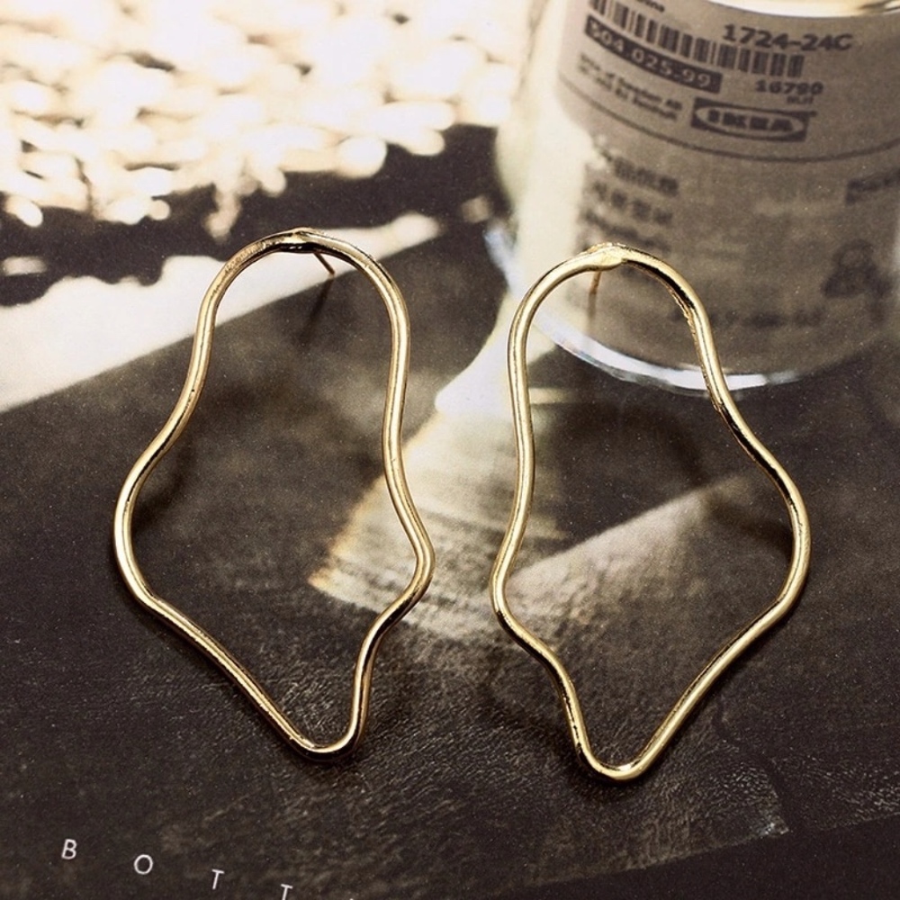 Irregular Abstract Minimalist Chic Gold Earrings - Picture 2 of 7